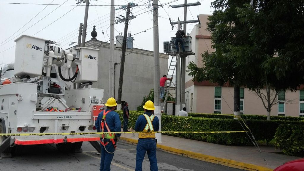 Restablecen energía eléctrica en presidencia de Rio Bravo. Restablecen energía eléctrica en presidencia de Rio Bravo.