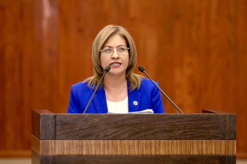 Diputada albiazul demanda trato digno para beneficiarios de 65 y más. IMG 20161026 WA0029 1024x682