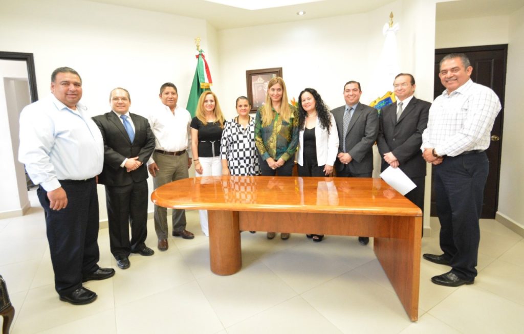 Entrega Maki Ortiz nombramientos. Nombramientos 1024x653