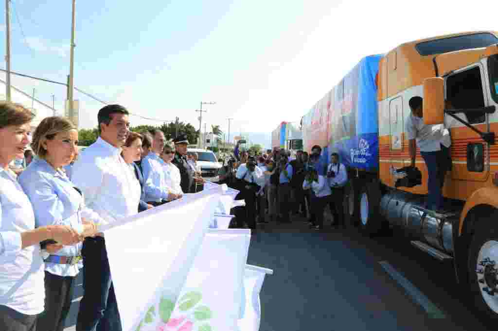 Tamaulipas envía 206 toneladas de ayuda a zonas afectadas por sismos. TAM 243 2017. Tamaulipas Envía 206 Toneladas De Ayuda A Zonas Afectadas Por Sismos. 3 1024x682