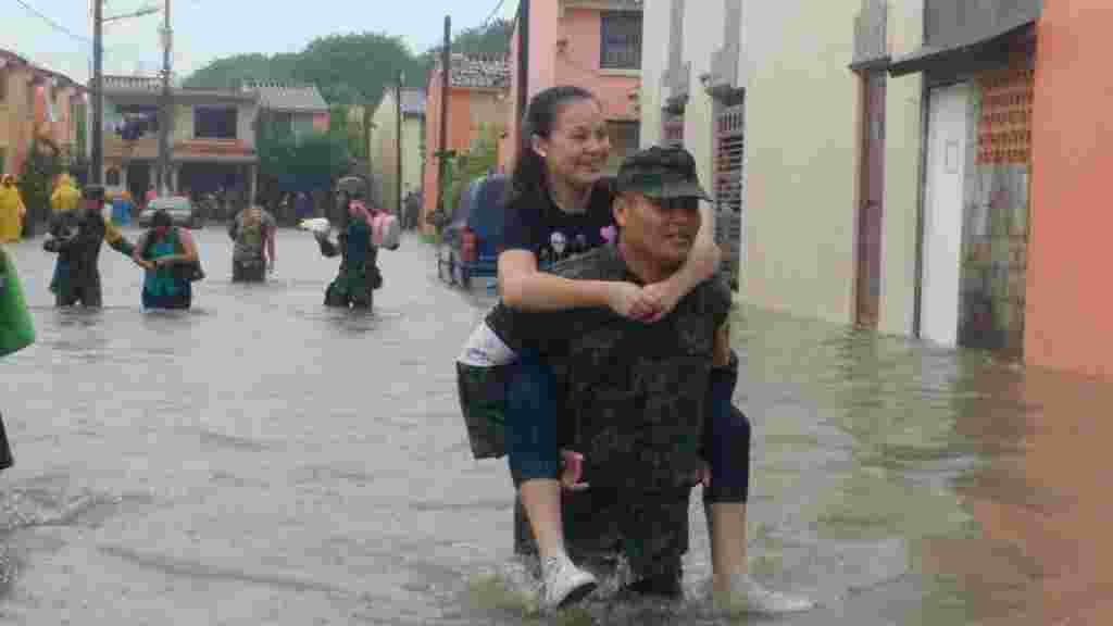 Atienden SEDENA y Gobierno del Estado, contingencia por lluvias. 22243584 1995850817359945 1135296215 O 1024x576