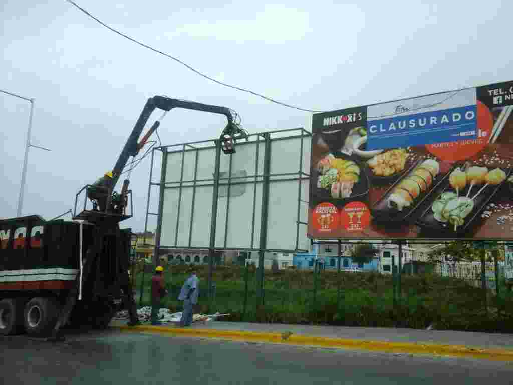 Anuncios panorámicos al servicio del Crimen Organizado. SDU 034 2017. Retira Gobierno De Tamaulipas Estructuras Ilegales De Publicidad En Reynosa. 3 1024x768