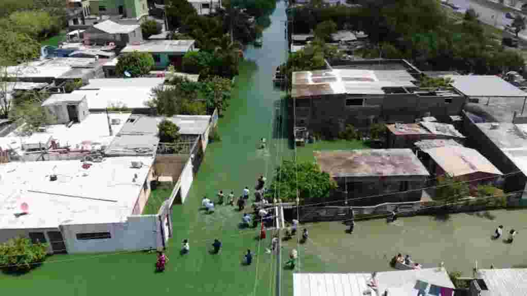 57 colonias inundadas y 45 personas albergadas en Reynosa tras lluvias INUNDACIONES 1024x576
