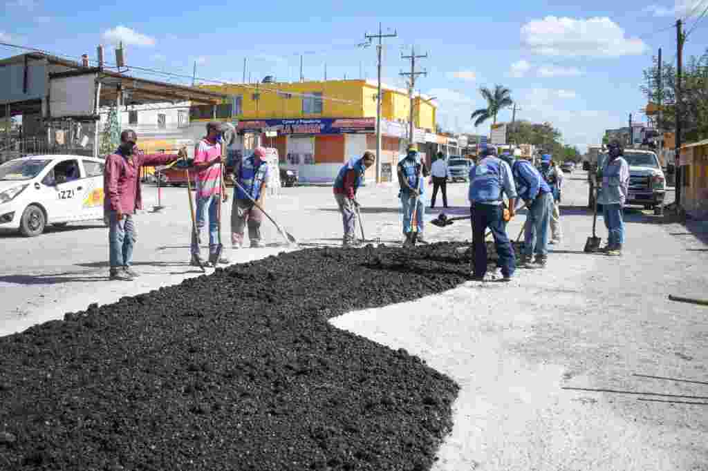 Realiza Gobierno de Río Bravo intenso bacheo en la calle Guanajuato WhatsApp Image 2020 11 17 At 14.52.53 1024x682