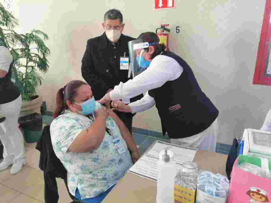 Pide Salud hacer caso omiso a noticias falsas sobre vacunación anticovid SST 011 2021. Protegen A 19 Mil 500 Trabajadores De Salud Con Vacuna Anti COVID 19 En Tamaulipas 4 1024x768