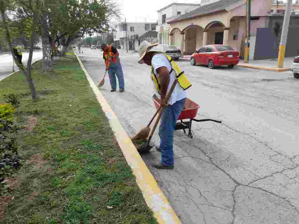 Realiza Gobierno de Rio Braco limpieza en Avenida Las Américas. WhatsApp Image 2021 04 27 At 2.49.15 PM 1 1024x768