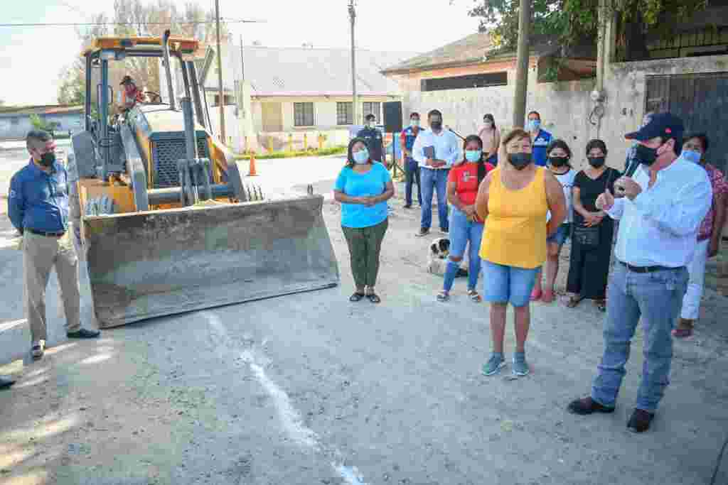 Encabeza Carlos Ulivarri rehabilitación de drenaje y pavimentación hidráulica en colonia Independencia WhatsApp Image 2021 06 14 At 12.58.46 1024x683