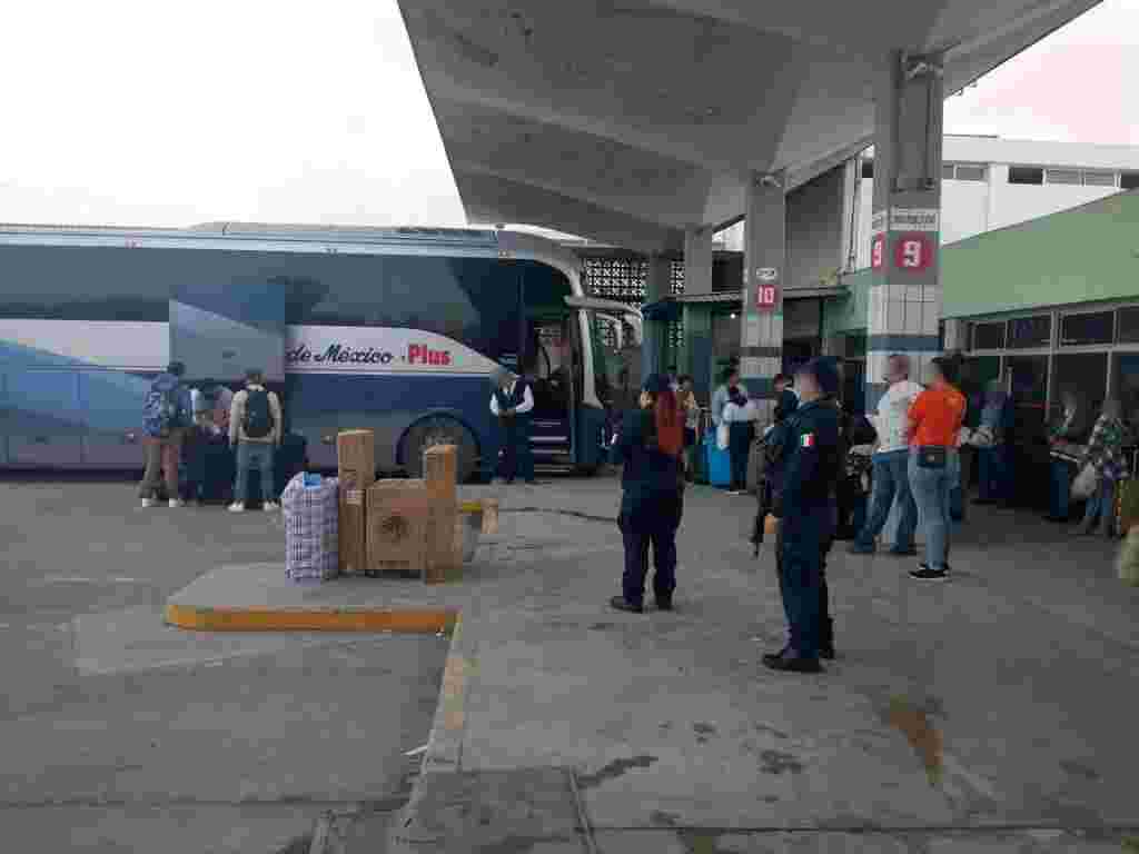 Guardia Estatal en vigilancia permanente en central de autobuses 318343706 515349740624758 5104541675486281960 N 1024x768