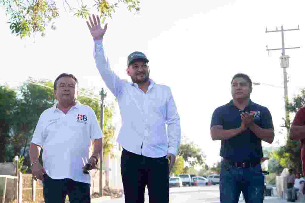 Inaugura Lalo Yáñez pavimentación hidráulica en la Lázaro Cárdenas WhatsApp Image 2023 06 26 At 10.37.53 PM 1 1024x682